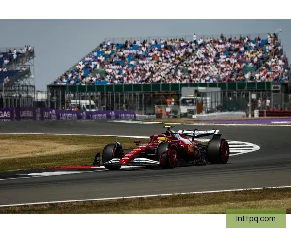 汉密尔顿法拉利三座F1测试车